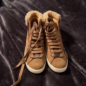 NWT - Ugg high tops size 7